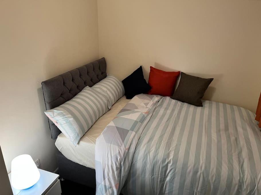 New Manchester Getaway Home - Free Gated Parking With Fob エクステリア 写真