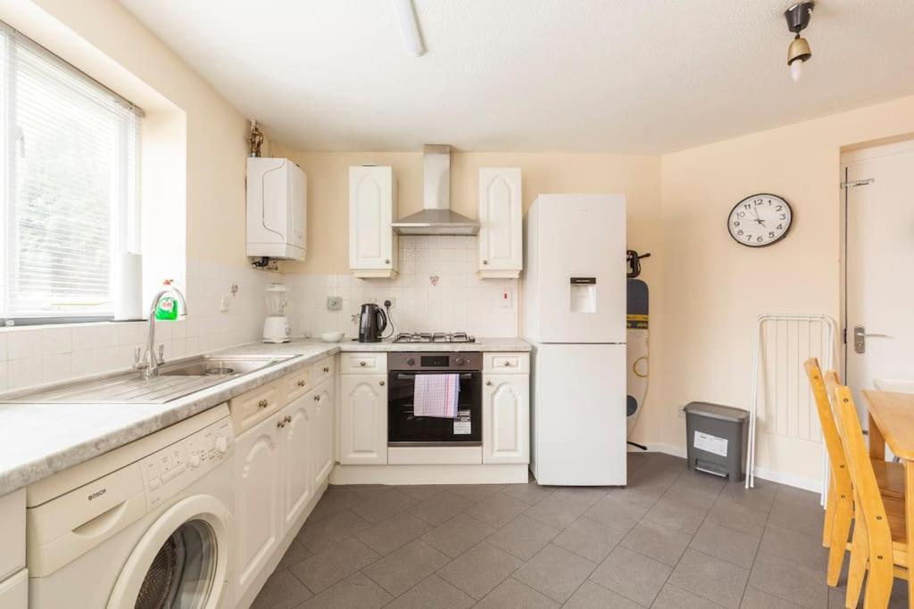 New Manchester Getaway Home - Free Gated Parking With Fob エクステリア 写真
