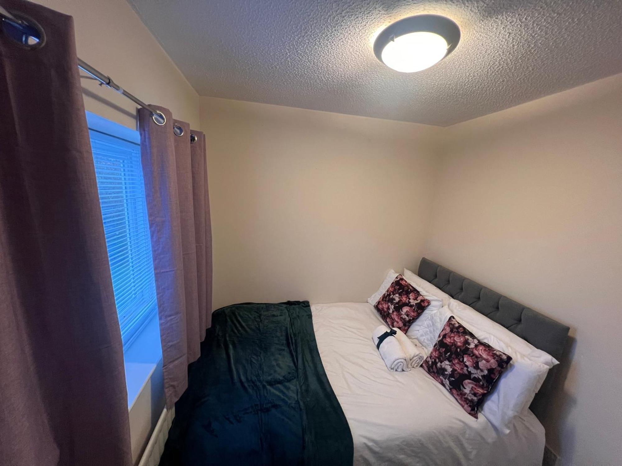New Manchester Getaway Home - Free Gated Parking With Fob エクステリア 写真