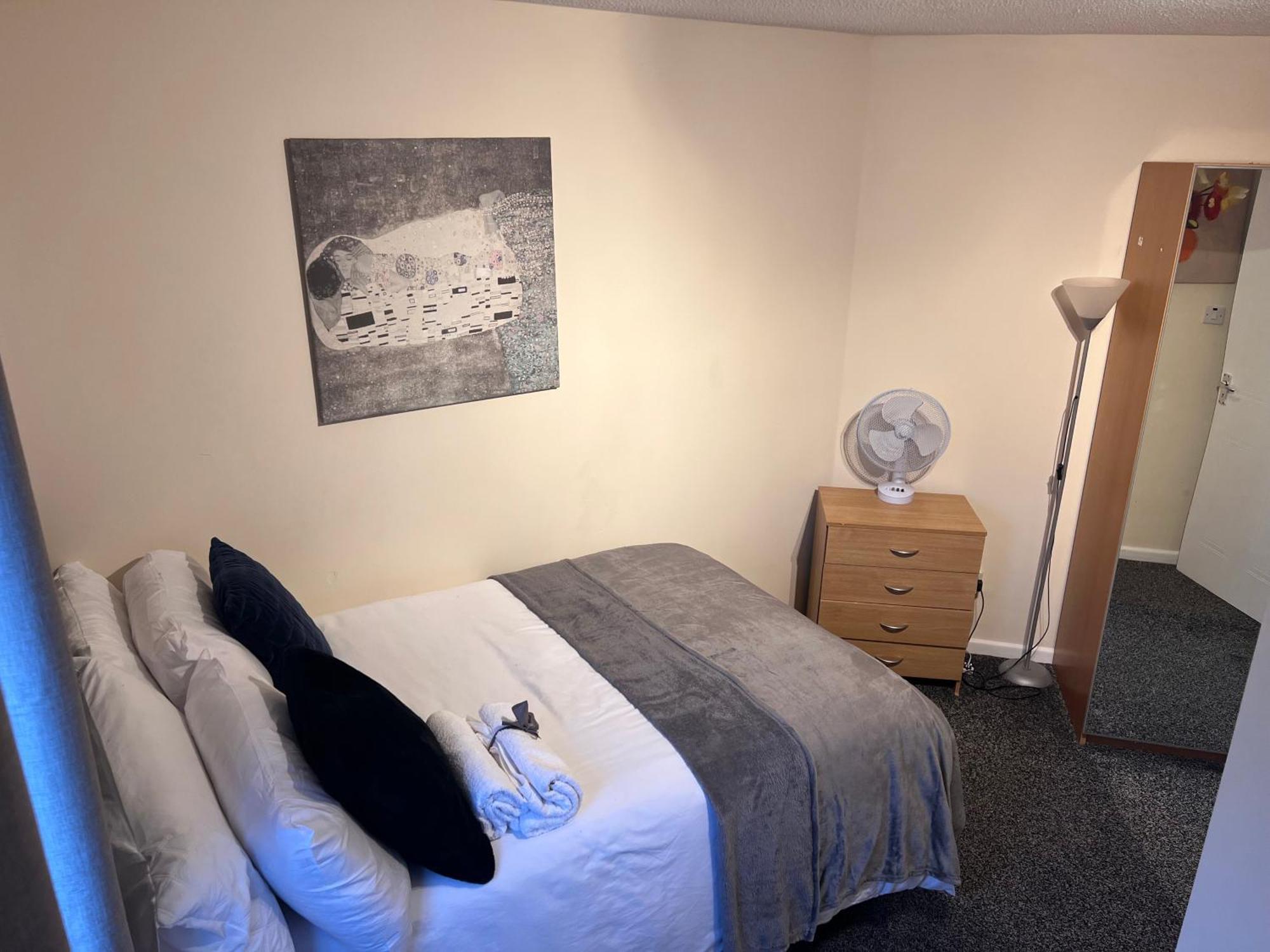 New Manchester Getaway Home - Free Gated Parking With Fob エクステリア 写真